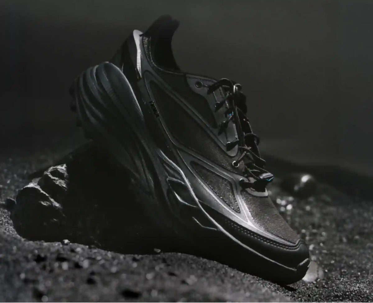 Stinson One7 + Dover Street Market:Black / Carbon Black:M4/W5